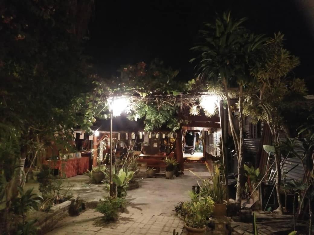 Hotel Nazri Nipah Camp Pangkor Kampung Teluk Nipah Esterno foto