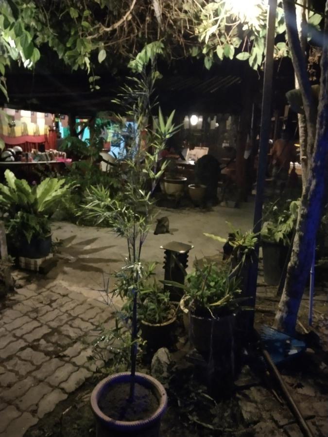 Hotel Nazri Nipah Camp Pangkor Kampung Teluk Nipah Esterno foto
